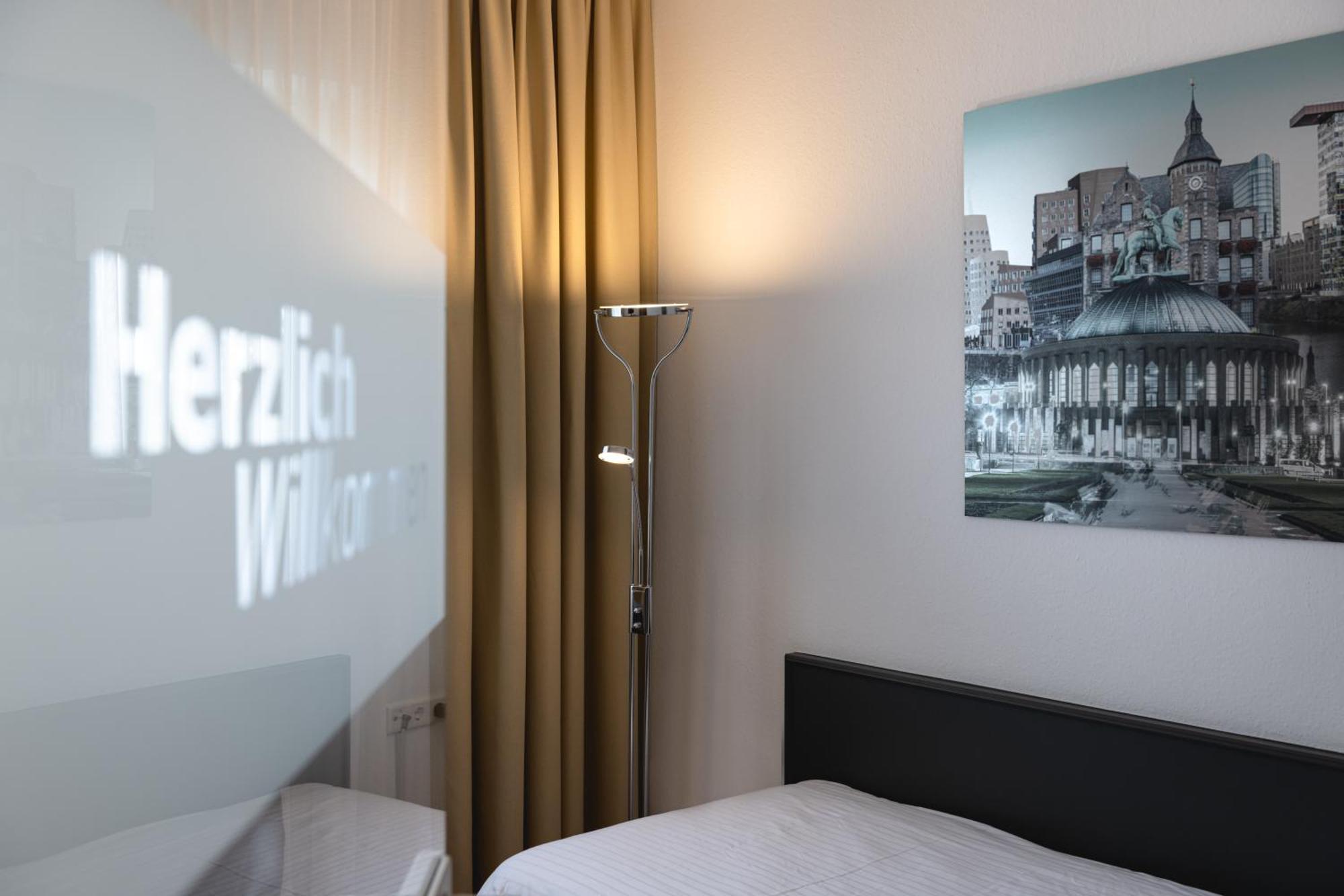 Hotel Astra Dusseldorf Exterior photo